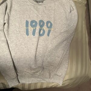 Gray 1989 Taylor's Version Sweater